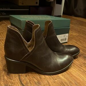 Bueno Dylan brown leather bootie size 38